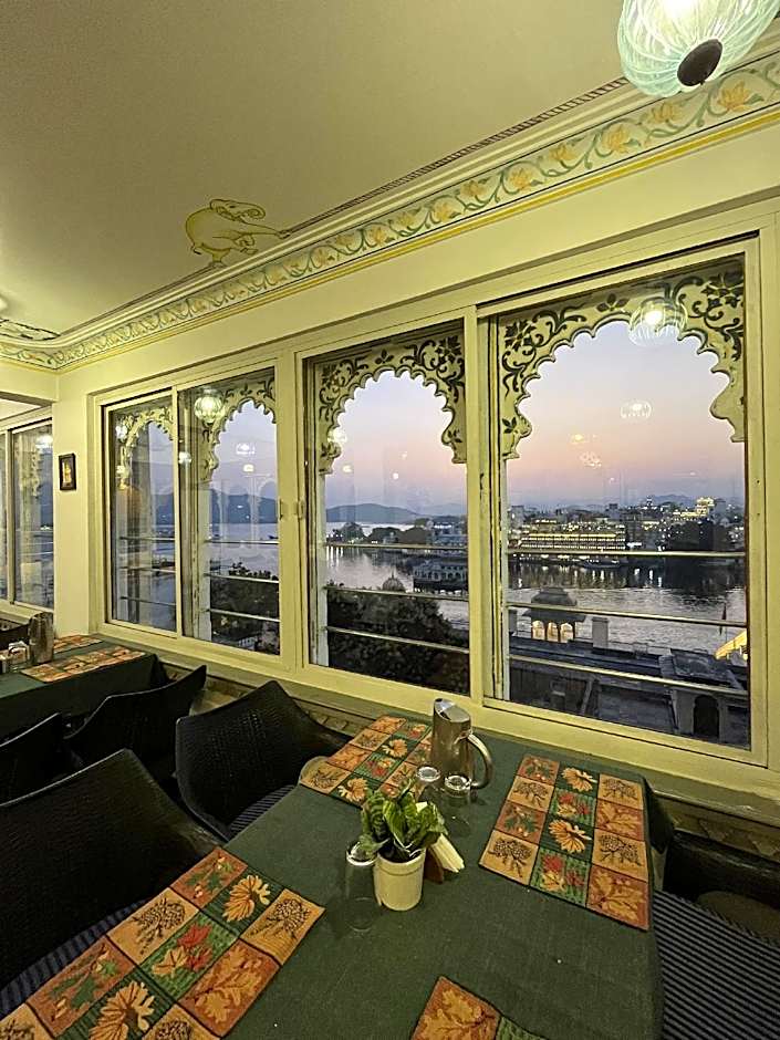 Mewar Haveli A Traditional Hotel