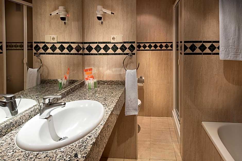 Mogan Princess & Beach Club