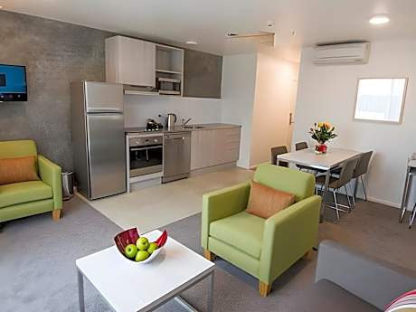 2 Bedroom Aprt - Standard King & 2 Single (Room Only)