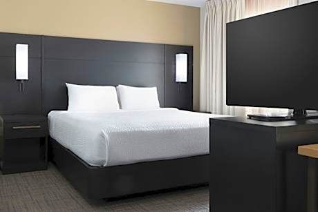 King Studio with Sofa Bed