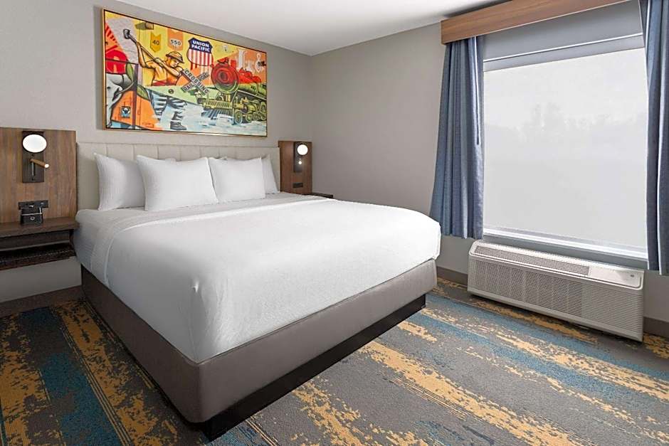 La Quinta Inn & Suites by Wyndham Memphis I-240