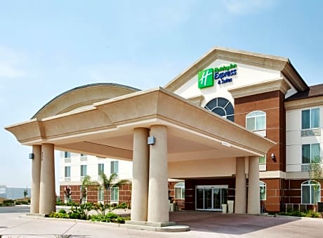 Holiday Inn Express Hotel & Suites Dinuba West, an IHG Hotel