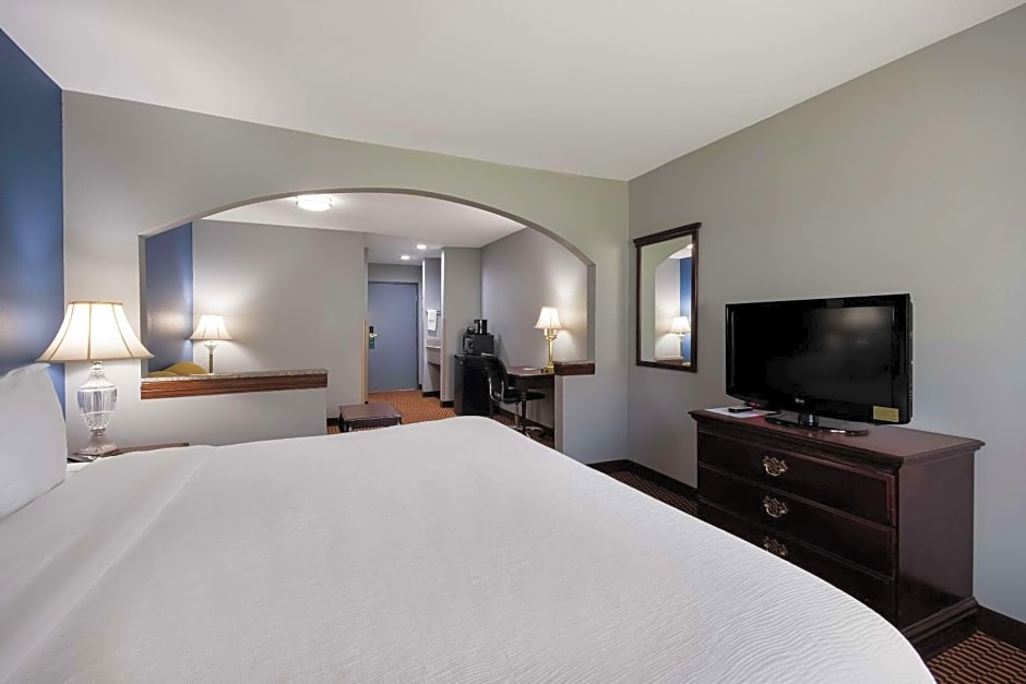 Quality Inn & Suites Oklahoma City North