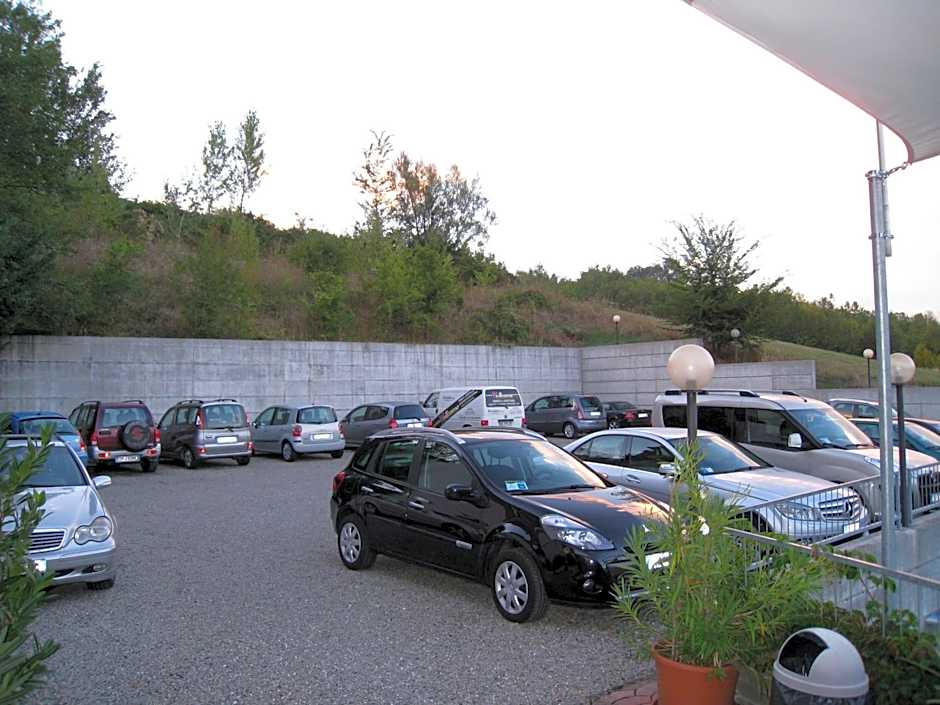 Hotel Boomerang - Check-in & Meals in front at hotel Sporting