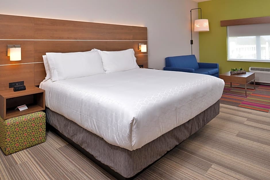Holiday Inn Express & Suites West Melbourne