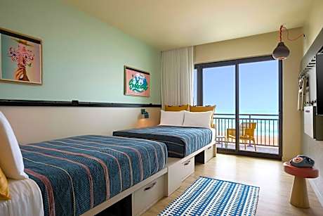 Queen Room with Two Queen Beds and Oceanfront View