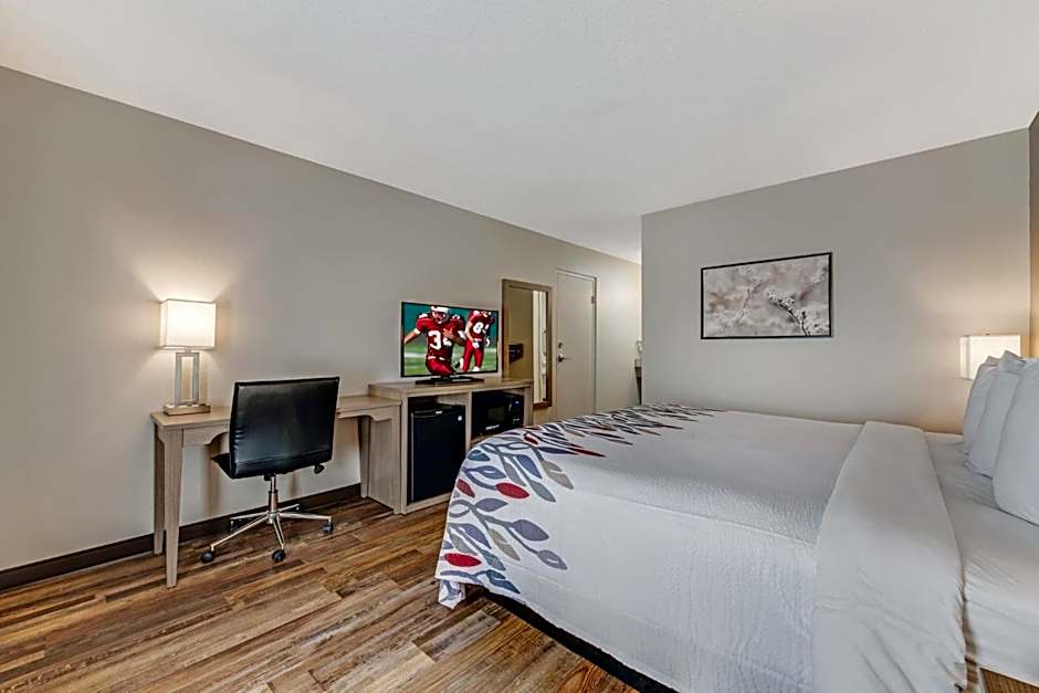 Red Roof Inn & Suites Wilkesboro