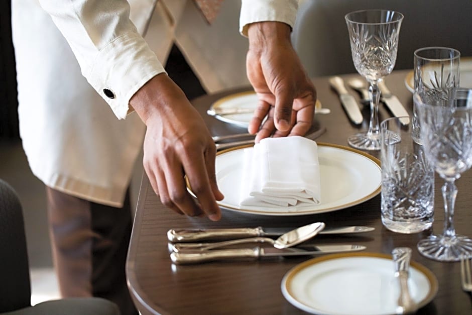 Four Seasons Hotel Riyadh at Kingdom Centre