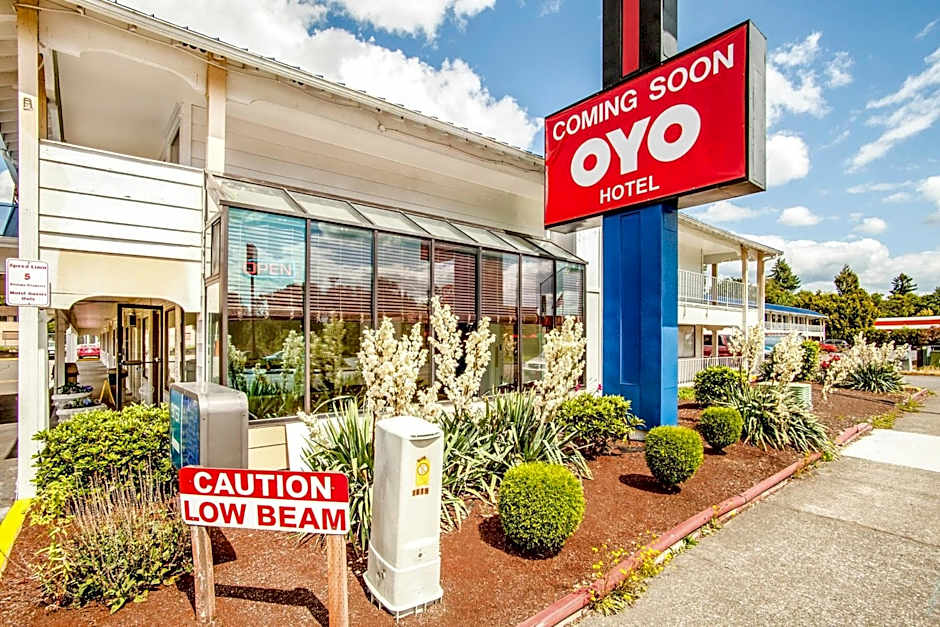 OYO Hotel Centralia - 2 mi from Providence Centralia Hospital