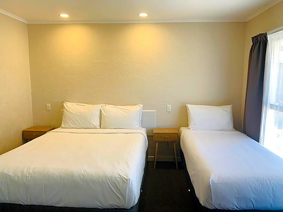 Alpers Lodge & Conference Centre