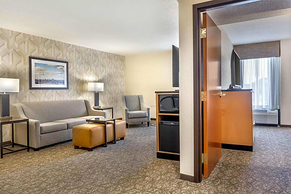 DRURY INN & SUITES ST LOUIS SOUTHWEST