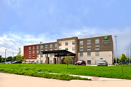 Holiday Inn Express & Suites Omaha Airport, an IHG Hotel