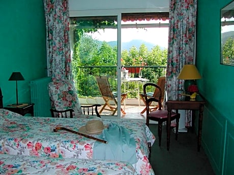 Loggia Superior Twin Room with Valley View