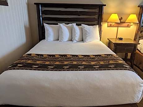 Queen Room with Two Queen Beds - Disability Access