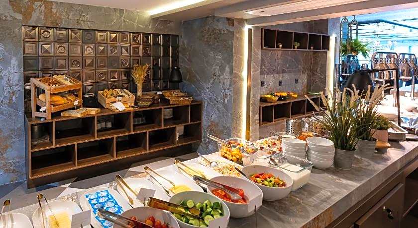 The New Hotel Zeybek