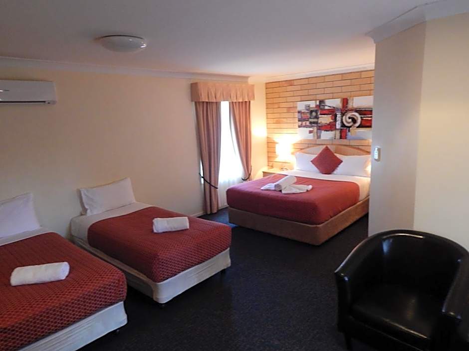 Cotswold Motor Inn