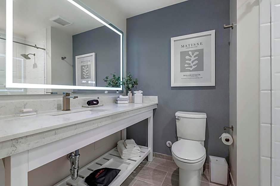 Cambria Hotel Calabasas - Malibu