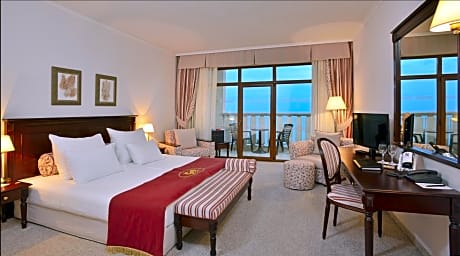 Premium THE LEVEL Room with Sea View - High Floor
