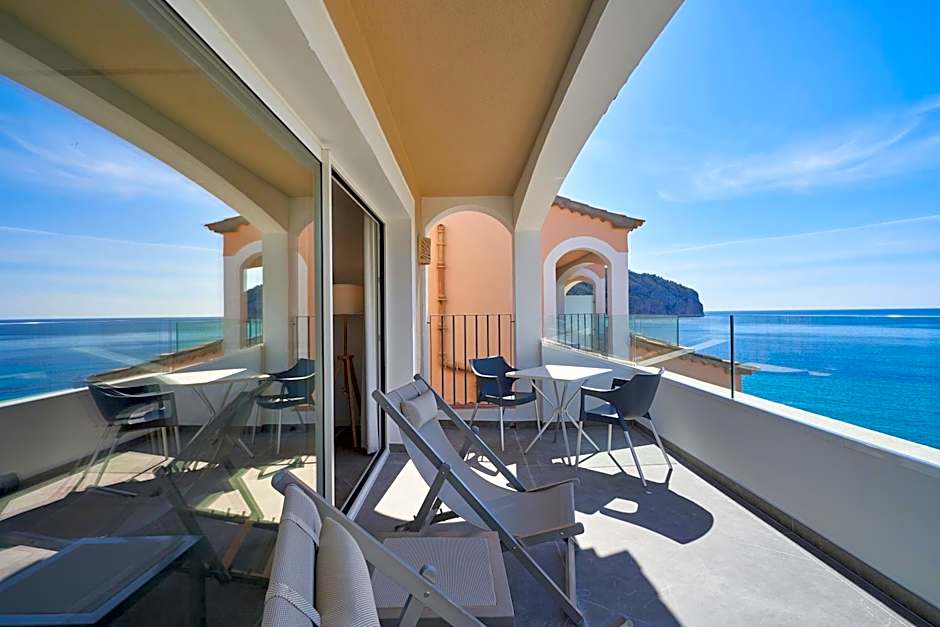 Bahia Camp de Mar Suites