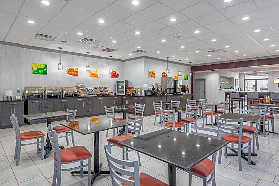 Quality Inn & Suites Greenville - Haywood Mall