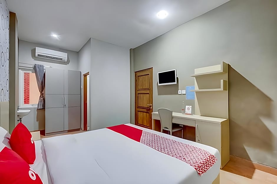 OYO Flagship Tembok Batu Residence