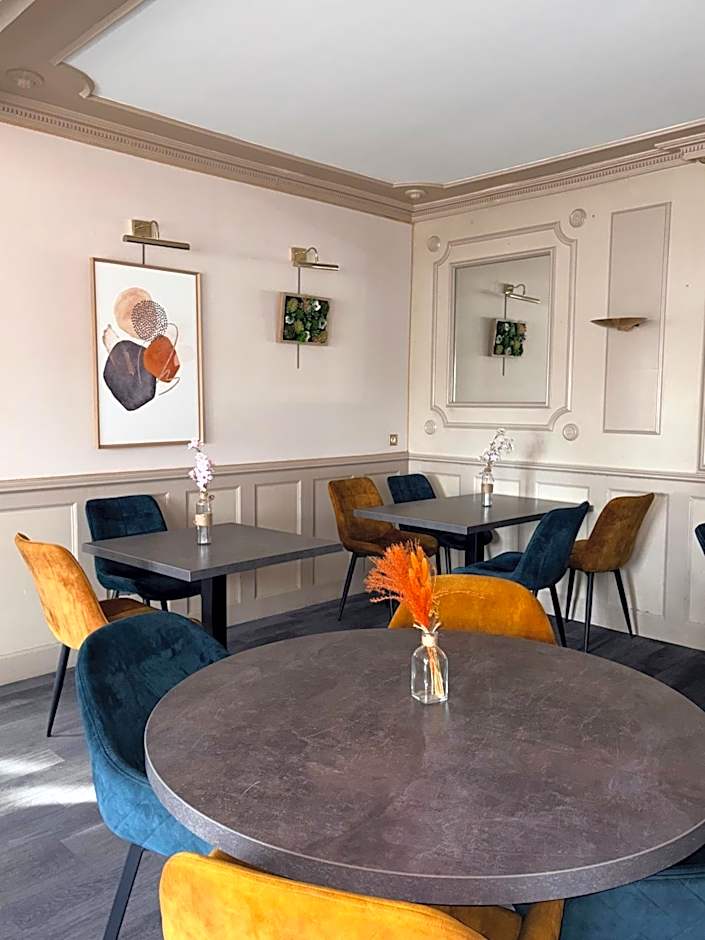 Logis Hôtels - Hôtel et Restaurant Le Lion d'Or