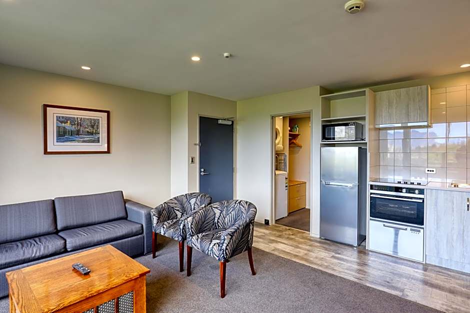 Garden Court Suites & Apartments