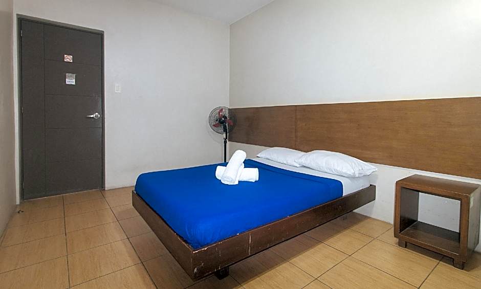 Metro Deluxe Residences near World Trade Center