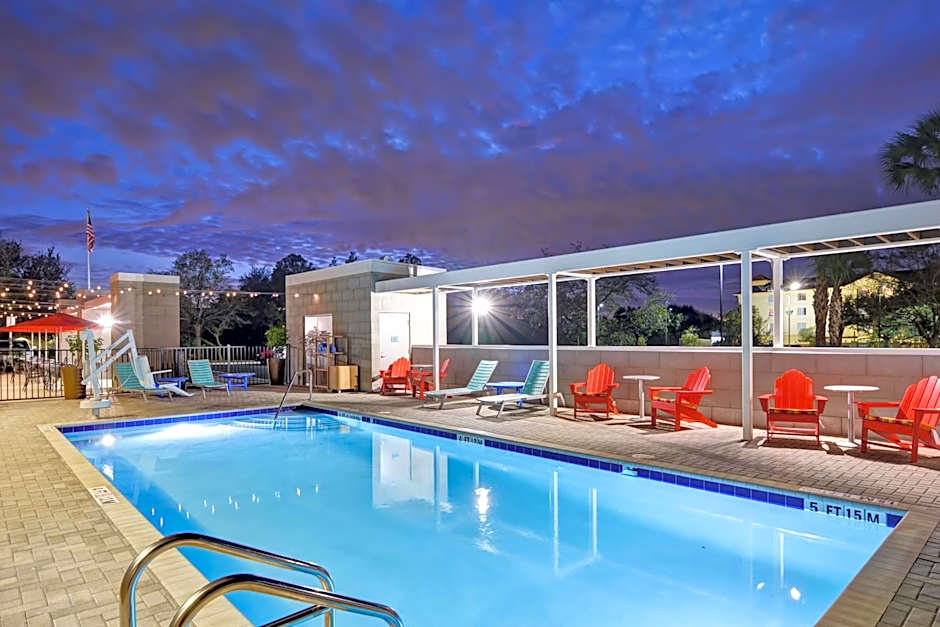 Home2 Suites By Hilton Tampa Usf Near Busch Gardens