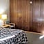 Love Hotels Tomahawk by OYO at Lake Mohawksin WI