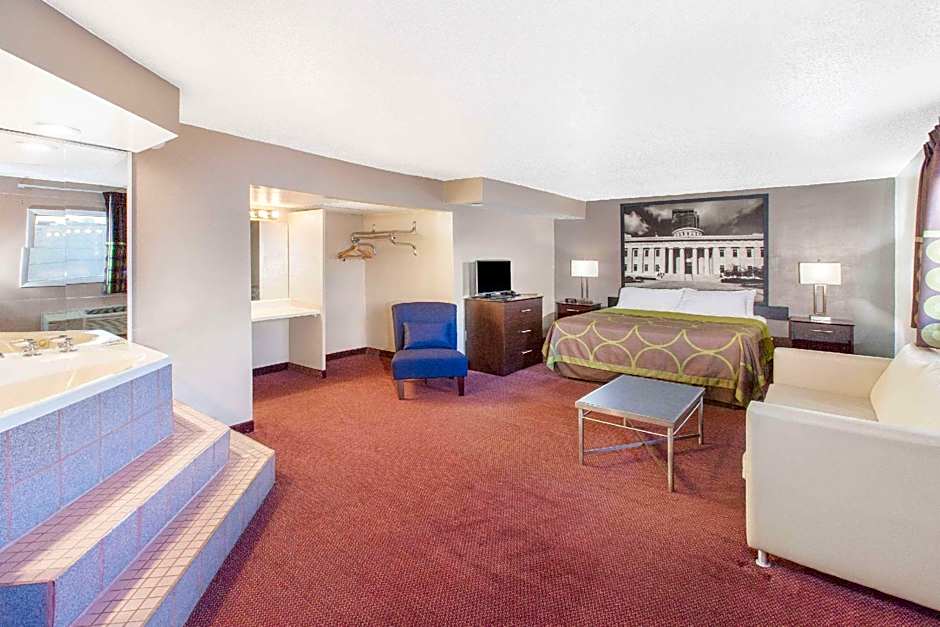 Super 8 by Wyndham Millbury/Toledo