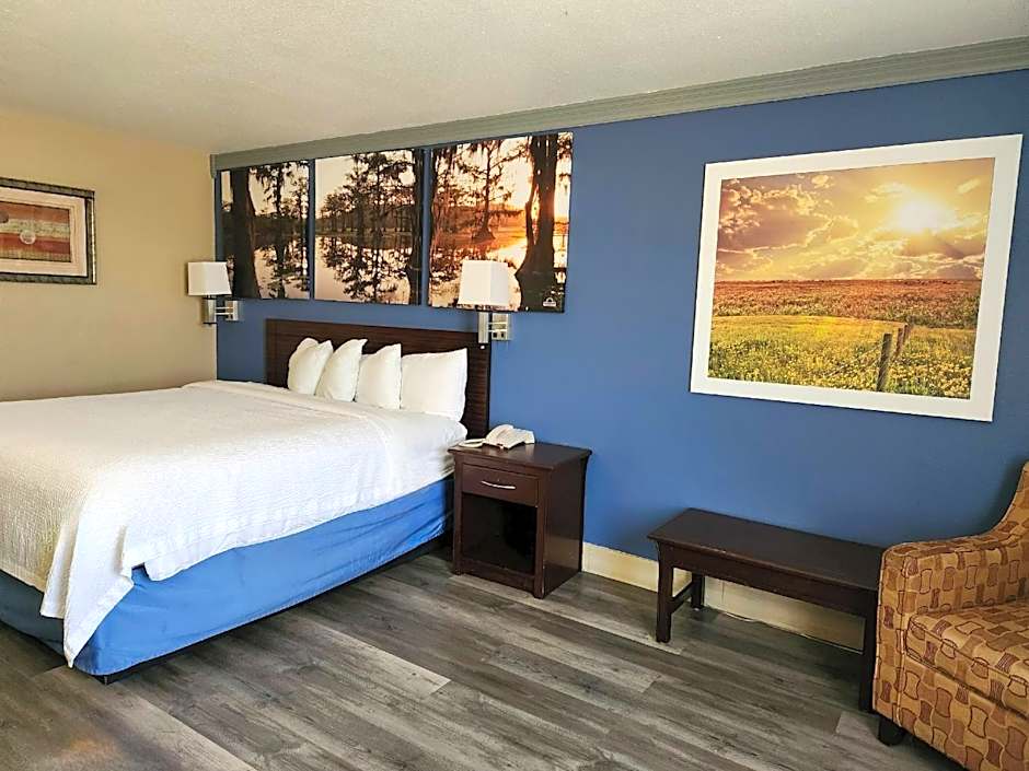 Days Inn by Wyndham Rosenberg