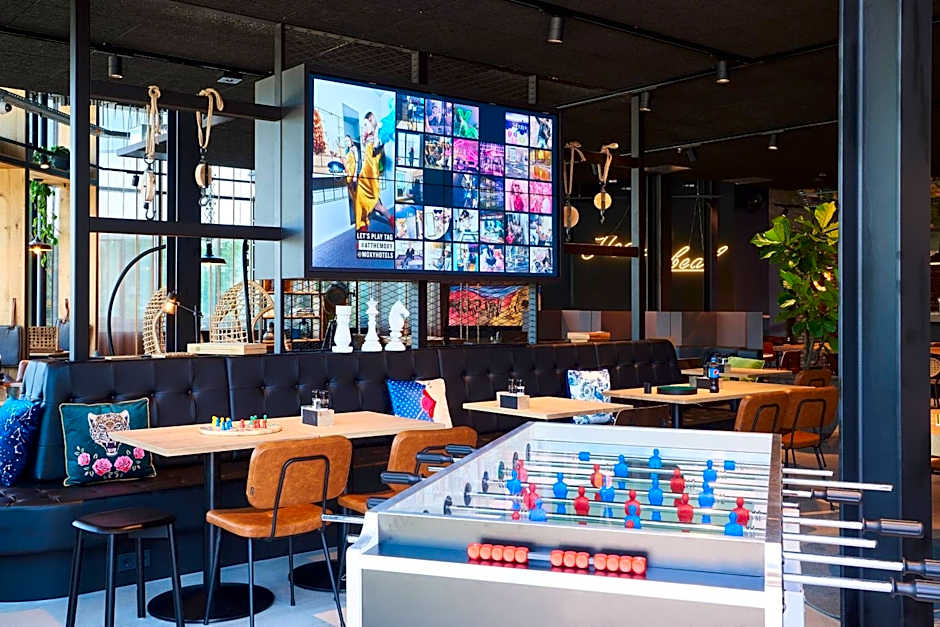 Moxy Amsterdam Schiphol Airport
