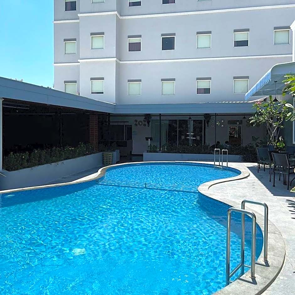 Front One Hotel Nganjuk