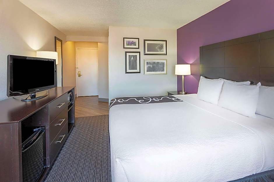 Bloom Hotel