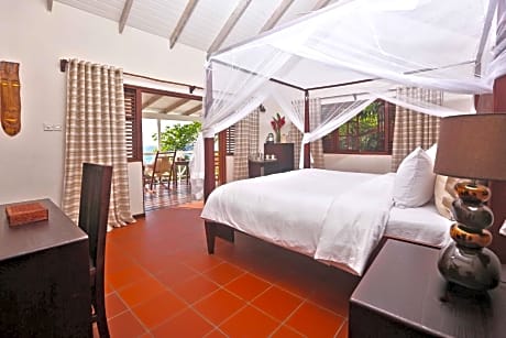 Private Ocean View Cottage with Plunge Pool (King bed)