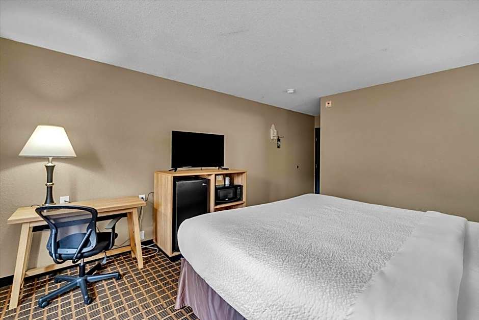 Super 8 by Wyndham Warner Robins