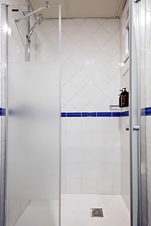 DOUBLE STANDARD ROOM