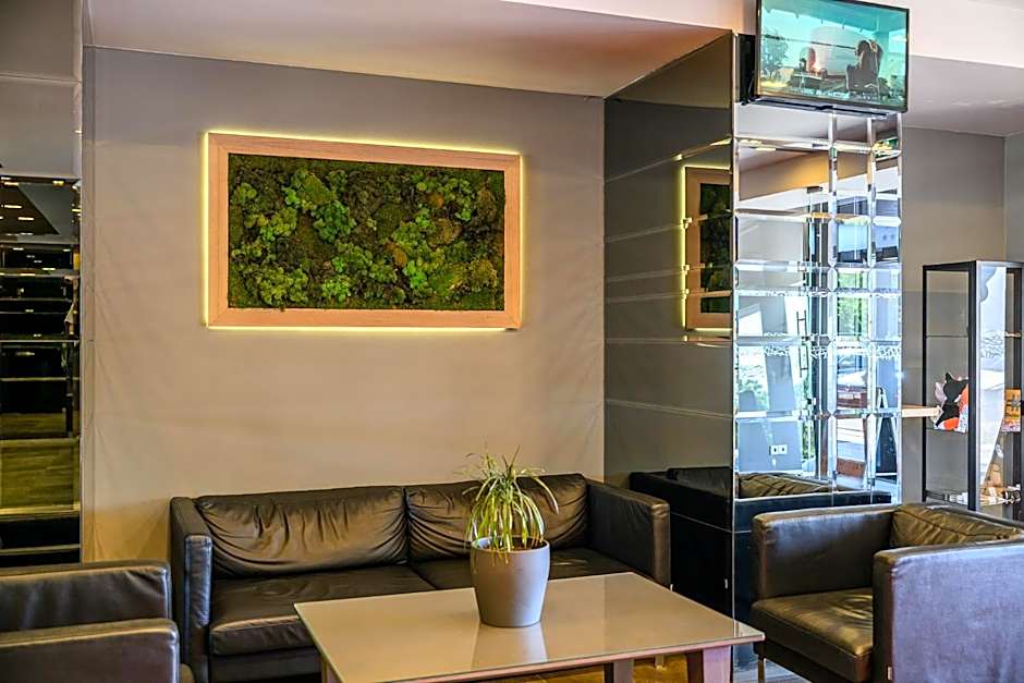 Liva Hotel