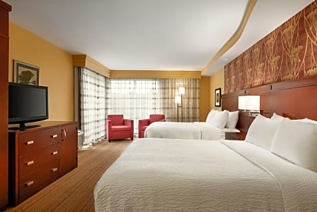 Room, 2 Queen Beds (Mobility/Hearing Accessible, Tub)