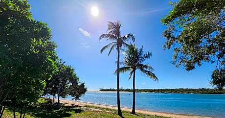 Boyne Island Motel and Villas