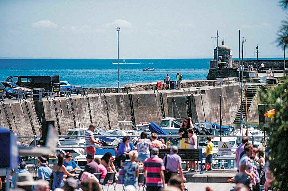 Harbour Stays - The Marine Centre, Saundersfoot Harbour, SA69 9HE