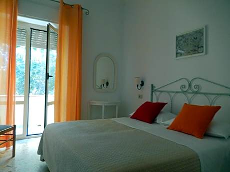 Double Room Single Use (1 Adult)