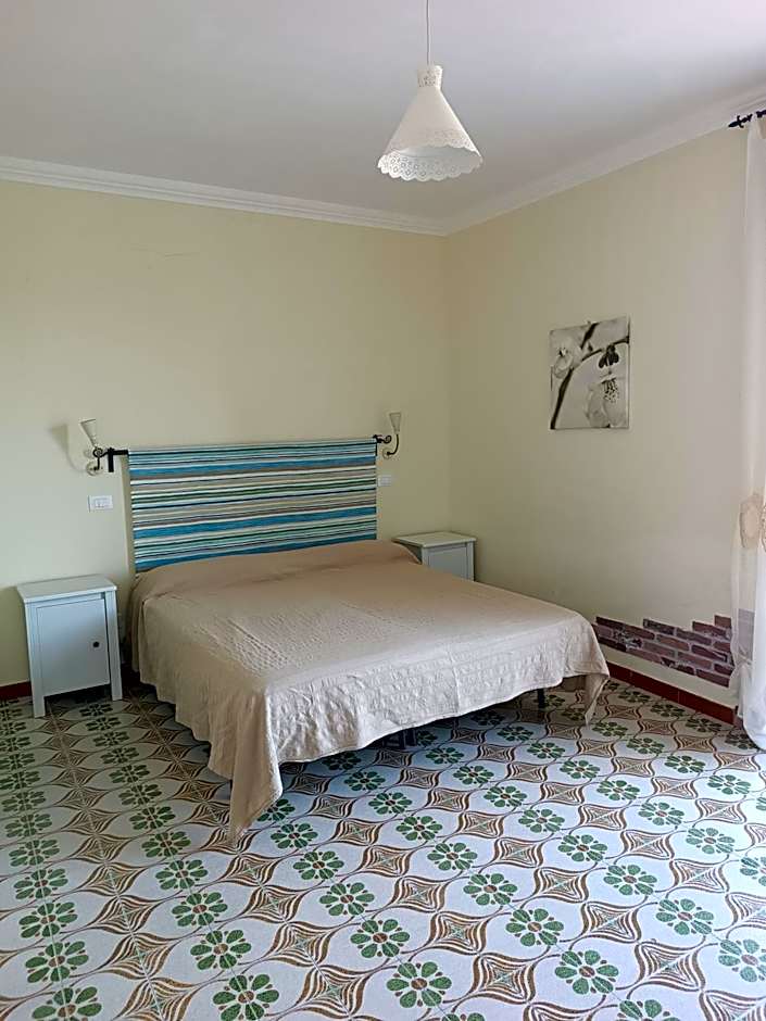 Villa Olivia Residence Ischia - Monolocali e Bilocali nel Verde con Piscine e Vista Mare