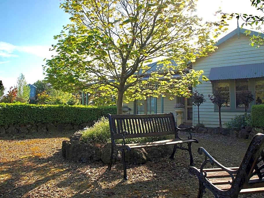 Manderley Park Farmstay B&B