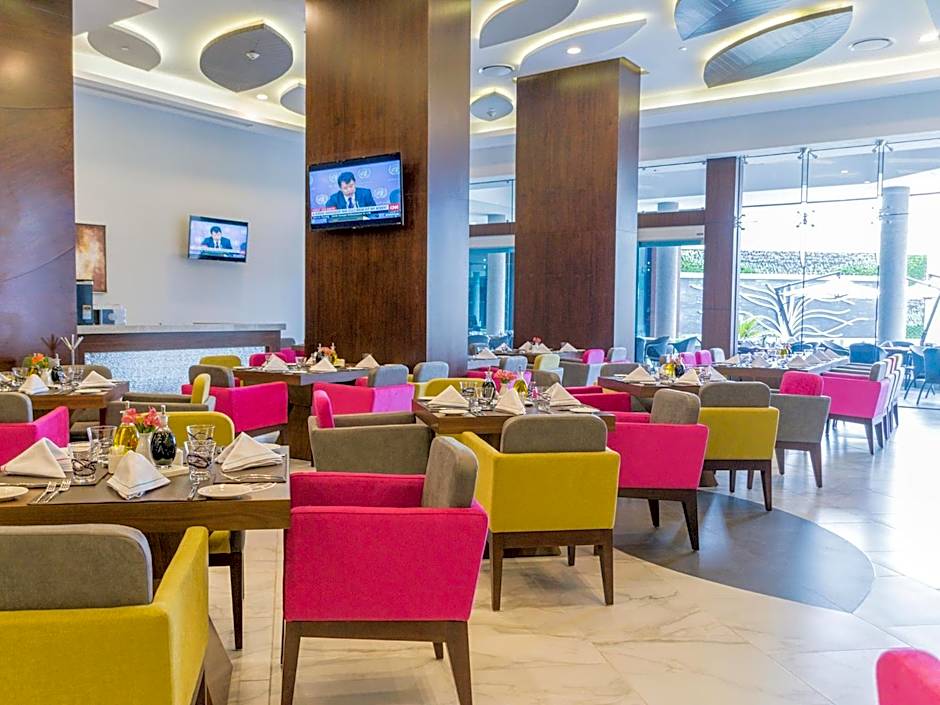 HS HOTSSON Hotel Irapuato