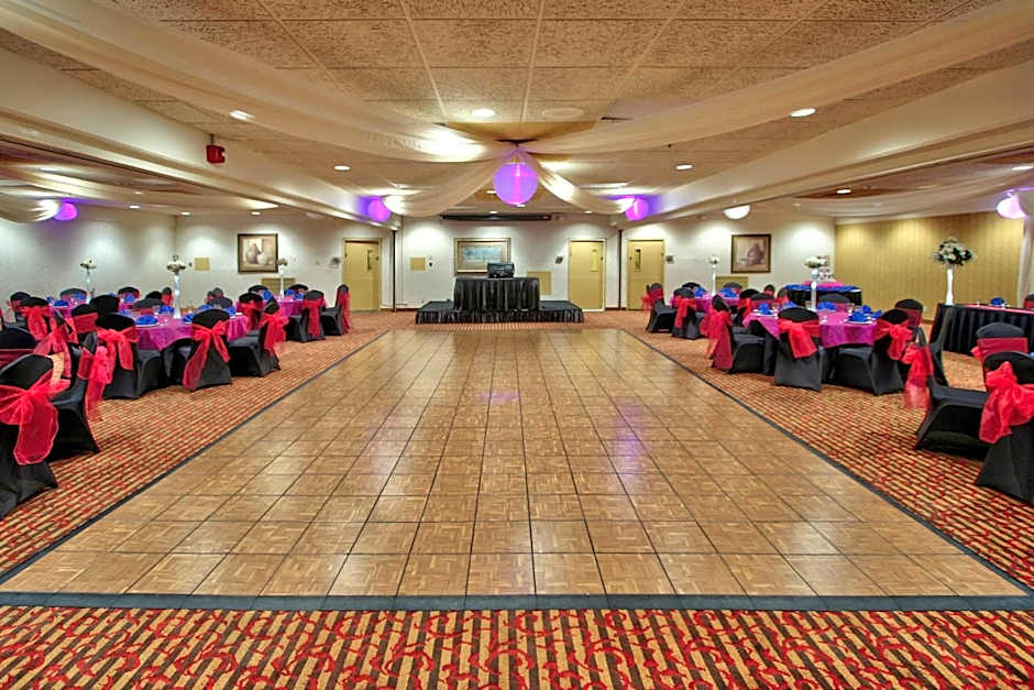 Ramada by Wyndham Albuquerque Midtown