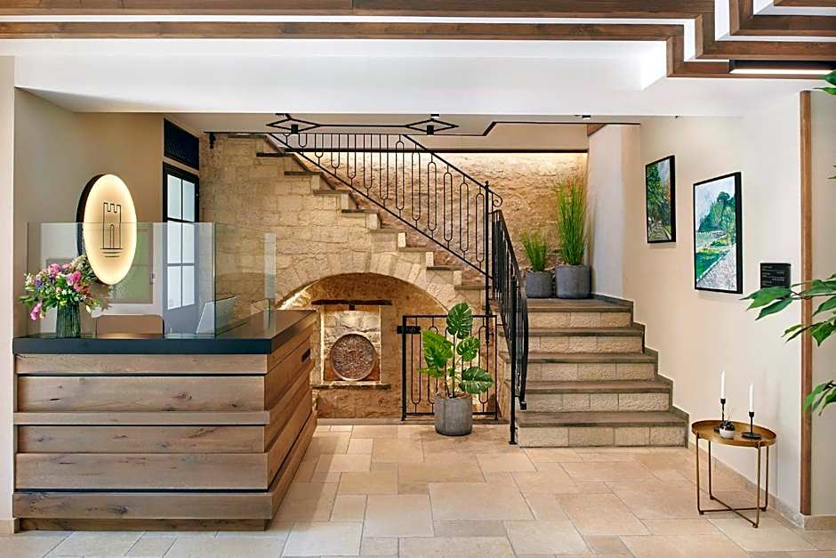 IALNA Boutique Hotel