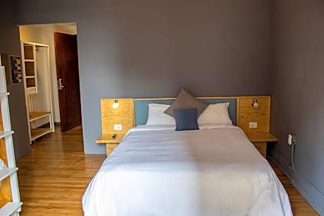 One double bed with one bunk bed