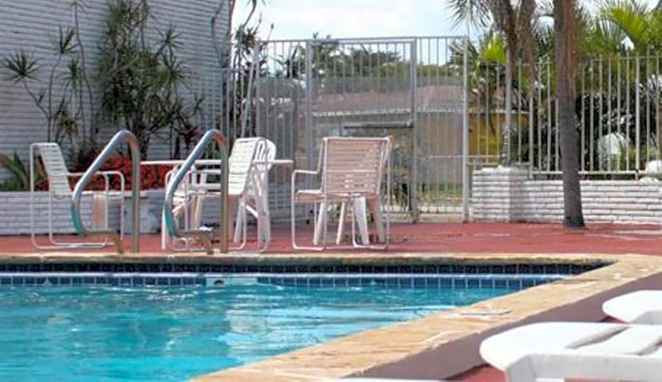 Beach and Town Motel